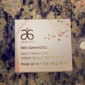 Arbonne RE9 Advanced Night Cream